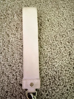 Lululemon keychain  thumbnail 4