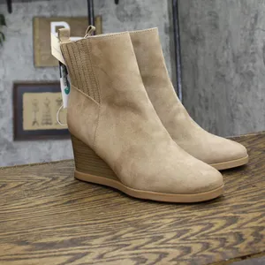 NWT Universal Thread Womens Cypress Winter Boots 88375524 Taupe Brown 8M thumbnail 5