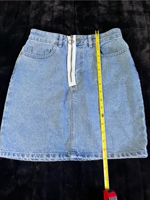 ASOS Women’s Light Wash Denim Mini Skirt Size 4 NWOT thumbnail 3