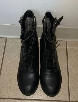 Black Boots Size 9 thumbnail 5