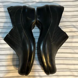 Ariat Leather Clogs Size 6.5B thumbnail 3