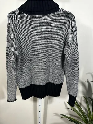B106. Banana Republic Black & White Ribbed Turtleneck Sweater thumbnail 3