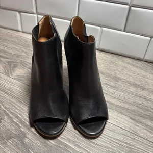 Coach Adrianna‎ Black Leather Peep Toe Bootie 6.5B thumbnail 5