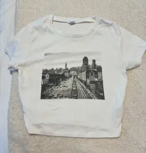 Garage Crop Top White thumbnail 1