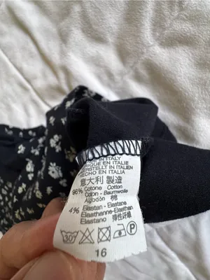 Brandy Melville Navy Floral Crop Top thumbnail 10