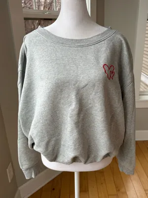 Universal Thread Gray Embroidered Heart Bubble Hem Cropped Crewneck Sweatshirt L thumbnail 4