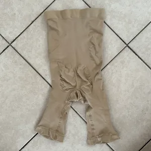 Skims Seamless Sculpt Mid Thigh Short Size XL‎ thumbnail 3