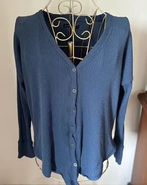 Abercrombie & Fitch Ribbed Button Down V-Neck Top XS Blue thumbnail 1