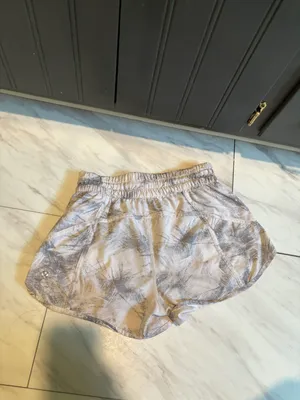 Lululemon White Lululemon Tracker Shorts thumbnail 4