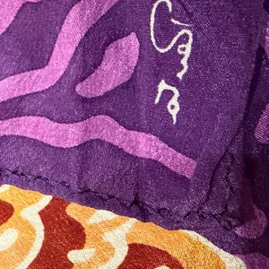 Oscar de la Renta Silk Scarf Purple Paisley Floral Made In Japan Vintage Luxury thumbnail 10