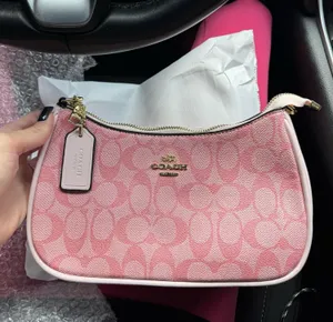 Coach purse Pink thumbnail 1