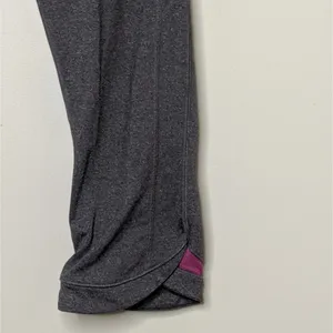 Alo Yoga Gray Capri Leggings - Size S (approximate - see measurements) thumbnail 3