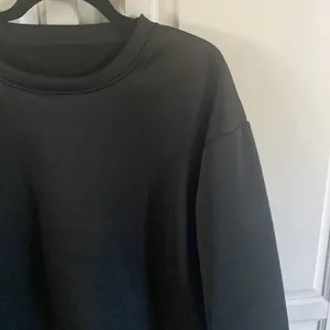 Unisex crew neck relaxed fit sweatshirt NWOT thumbnail 5