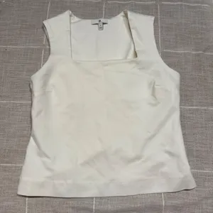 Banana Republic Everywhere Ponte Square Neck Top Cream Minimalist Model Off Duty thumbnail 3
