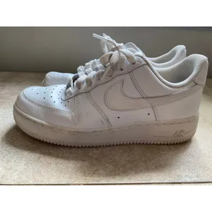 Nike Air Force 1 Low White Leather Sneakers Classic 90s 2000s Streetwear 7.5 Y2K thumbnail 3