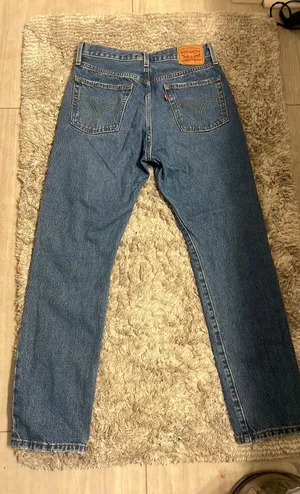 Levi’s 501 High-Rise Straight-Leg Jeans thumbnail 2
