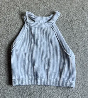 Crop Top thumbnail 1