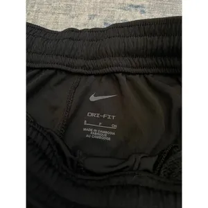 Nike Black White Dri-FIT Swoosh Fly Women's Basketball Shorts Small thumbnail 4