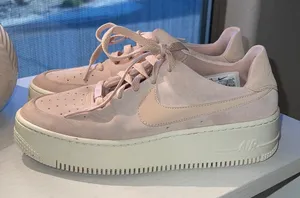 Nike Women's Blush Pink AF-1 Platform Sneakers Women’s‎ Size 8.5 thumbnail 1