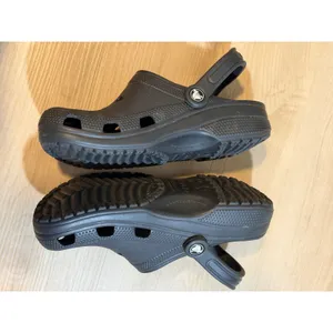 Crocs Classic Clogs Black M 5 W 7 Unisex Slip On Water Shoes Comfort thumbnail 5