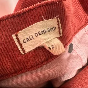 Madewell Cali Demi-Boot Jeans in Corduroy: Button-Front Edition Size 32 thumbnail 8