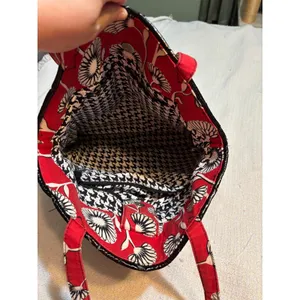 Vera Bradley Deco Daisy Retired 2011 Red Black White Floral Geometric Tote thumbnail 12