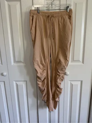Free People Movement Hot Shot Pants Size Medium thumbnail 2