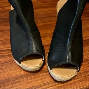 Rue21 ETC! Black Faux Leather Peep Toe Platform Wedge Sandals Size 6/7 thumbnail 8