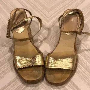 Michael Kors Gold Ankle Strap Sandal Wedges Size 7 thumbnail 1
