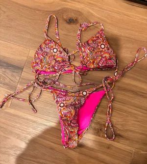 ONEONE Paisley Swimwear Pink Print Bikini Set thumbnail 1