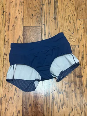 Oiselle Navy Pinstripe Women’s Athletic Shorts thumbnail 5