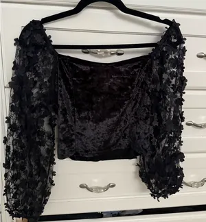Altar'd State Black Top thumbnail 1