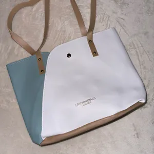 NEW Boutique White and Turquoise Shoulder Bag thumbnail 4