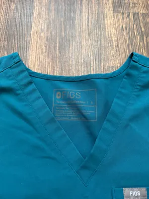 NWOT FIGS Women’s Pacific Blue Catarina One Pocket Scrub Top Nursecore - Size S thumbnail 3