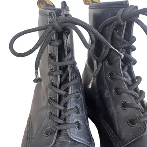 Dr. Martens 1460 Smooth Leather 8-Eye Combat Boots Black Yellow Stitching Sz 8 thumbnail 6