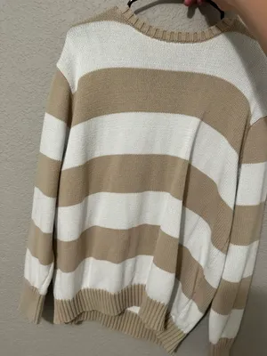 Brandy Melville Crewneck thumbnail 2