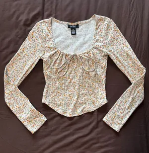 Brandy Melville Cream Floral Long-Sleeve Tie Front Top thumbnail 1