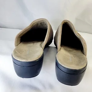 Croft & Barrow Tan Suede Clogs Size 8 Womens thumbnail 4