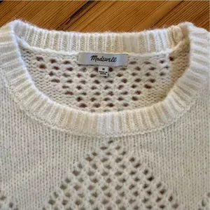 Madewell Diamond-Stitch Crewneck Crop Sweater in Cream thumbnail 6