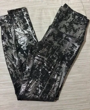 Lululemon women’s 6 metallic leggings thumbnail 1