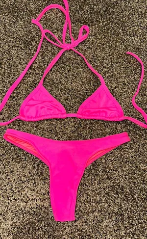 Pink triangle bikini thumbnail 1