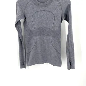 Lululemon athletica Swiftly Tech Long Sleeve Gray Lounge Workout Crew TShirt thumbnail 5