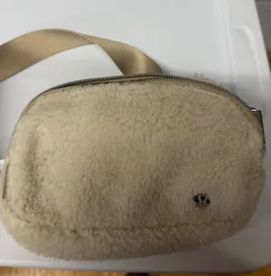 Lululemon Sherpa Belt Bag thumbnail 1