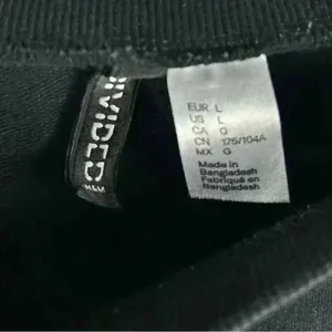 Divided by H&M Deadly Long Sleeve t-shirt - Black-‎ Size Large thumbnail 2