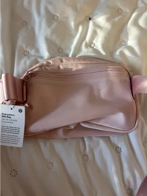Lululemon Belt Bag thumbnail 3