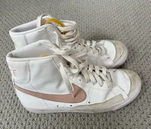 Nike Blazer Sneakers Mid '77 Women’s thumbnail 1