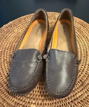 Eddie Bauer Brown Leather Loafers size 8‎ thumbnail 1