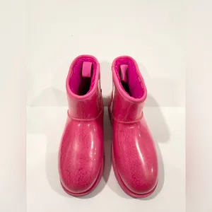 UGG Pink Clear Mini Boots Women’s 7 Waterproof Shearling Cozy Winter thumbnail 2
