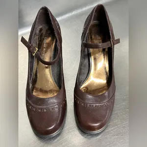 Etienne Aigner Nadine Brown Mary Jane Strap Pump - Size 7 1/2 - VGUC thumbnail 3