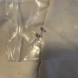 Elegant Silver Stud Earrings thumbnail 2